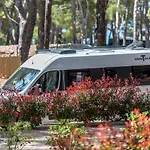 キャンプ場 Riviera Mobile マカルスカ